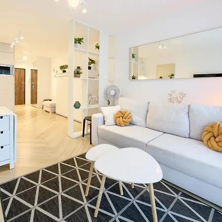 Na Wydmach, Sun & Snow ミエンジボジェ